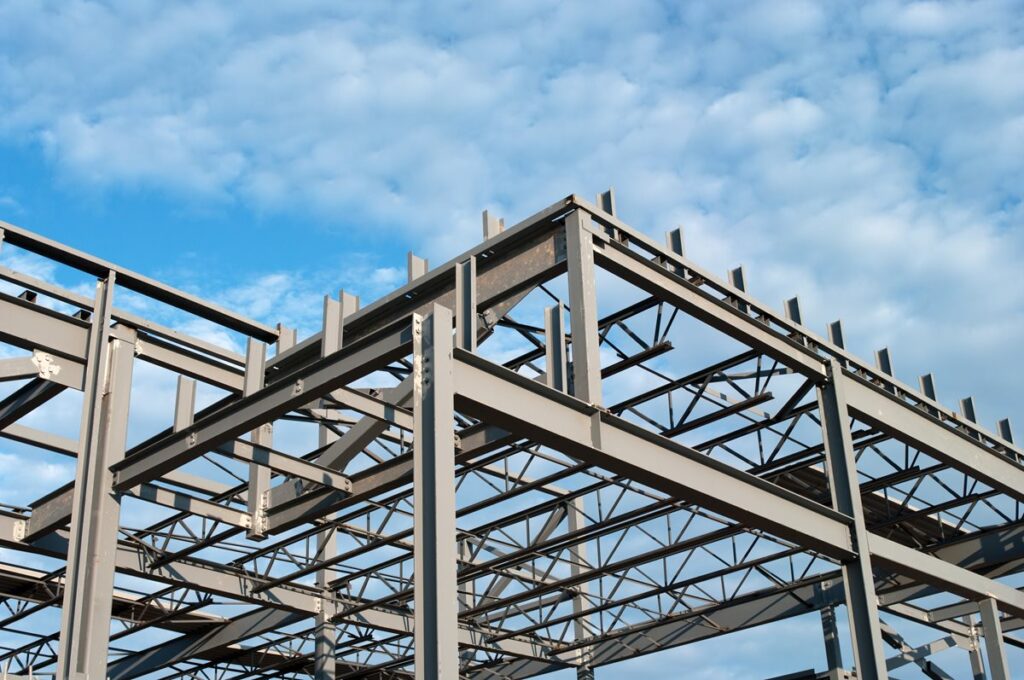 Gia công kết cấu thép được sử dụng rộng rãi trong nhiều lĩnh vực xây dựng khác nhau